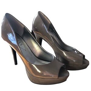 Guess dark nude open toe platform pumps 4”heels w/1.5”platform Size 7.5M